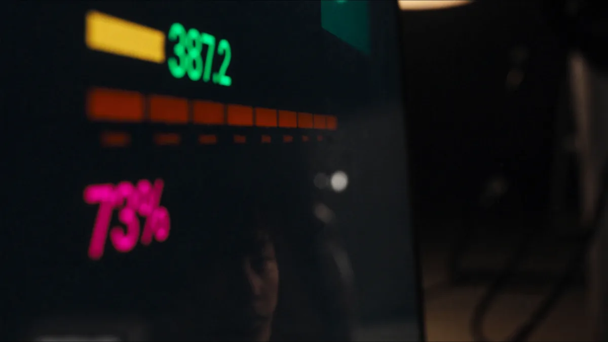 GPU Widget running on a MacBook screen showing 387.2 GB allocated and 73% GPU load